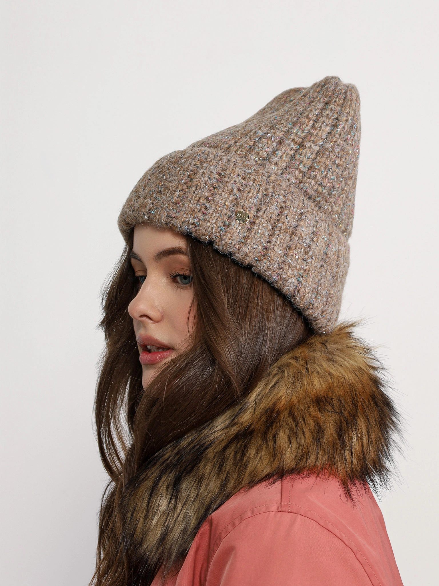 Шапка-бини с люрексом и мелкими пайетками с отворотом в ассортименте